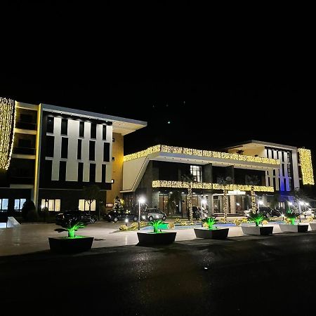 Deluxe Resort And Spa Koplik Buitenkant foto