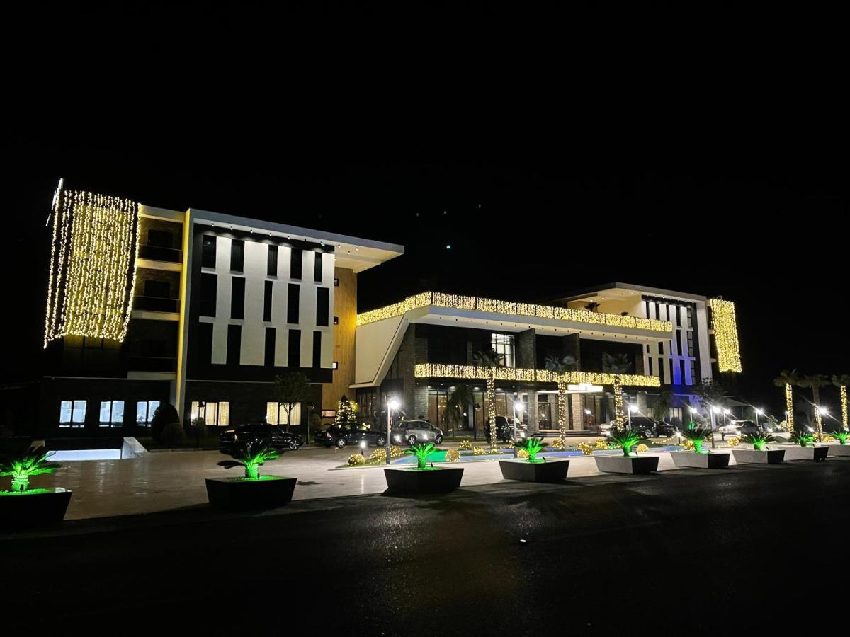Deluxe Resort And Spa Koplik Buitenkant foto