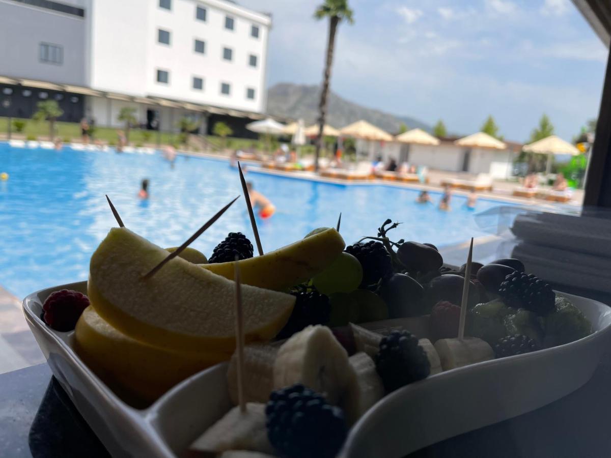 Deluxe Resort And Spa Koplik Buitenkant foto