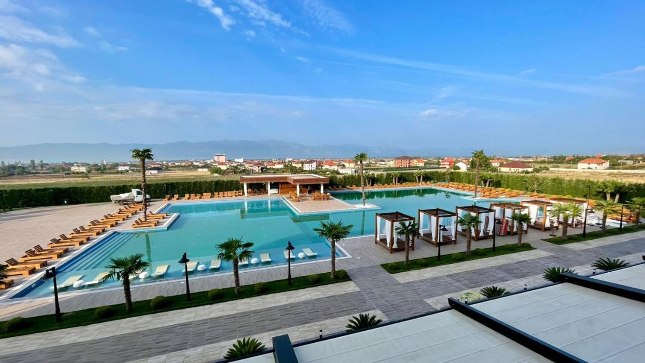 Deluxe Resort And Spa Koplik Buitenkant foto