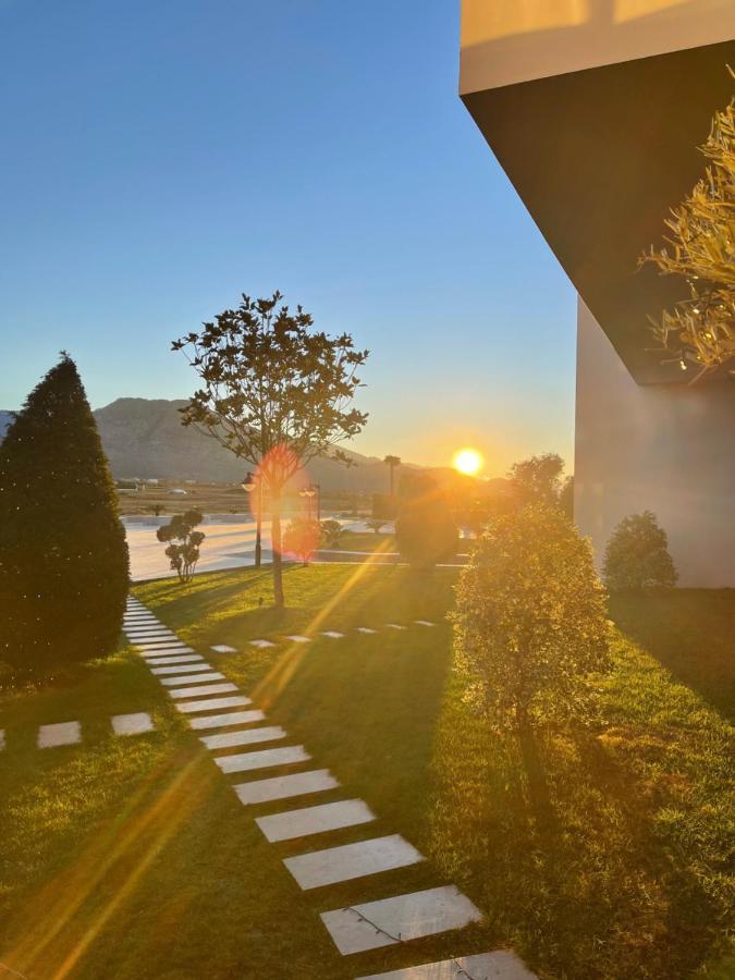 Deluxe Resort And Spa Koplik Buitenkant foto