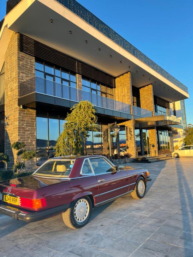 Deluxe Resort And Spa Koplik Buitenkant foto